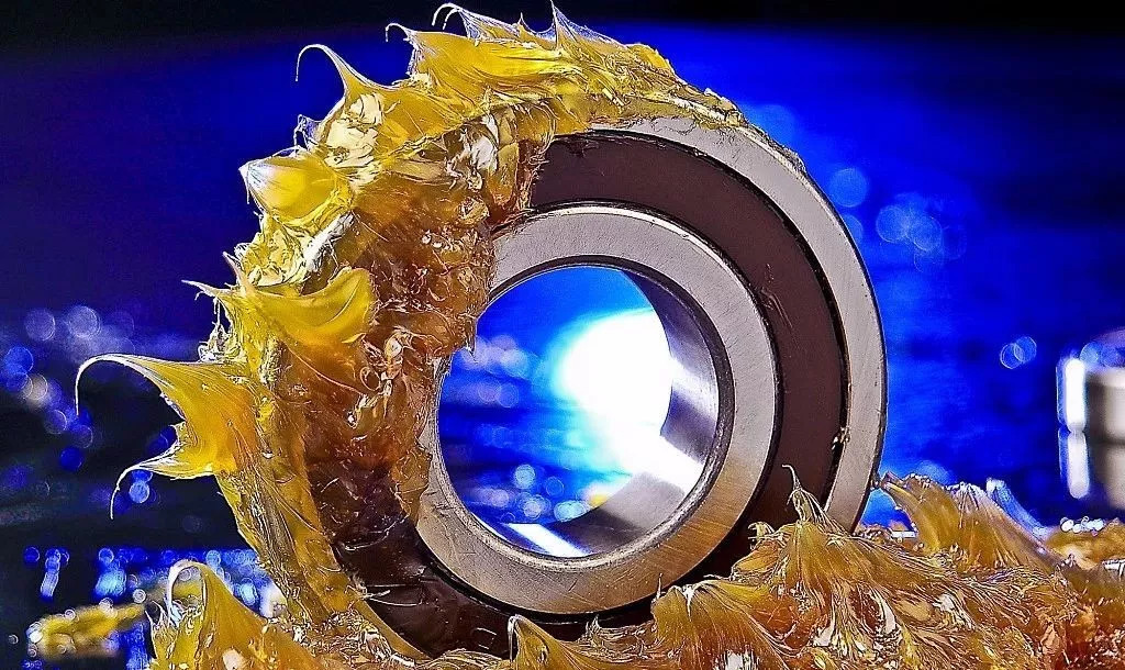 如何防止軸承潤滑脂添加過量呢？